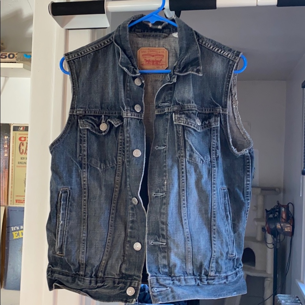 Levi’s denim vest